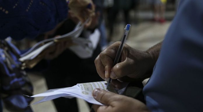 Eleitor que não votou no primeiro turno tem 60 dias para justificar ausência