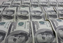 Dólar cai mais 3% após resultados do 1º turno