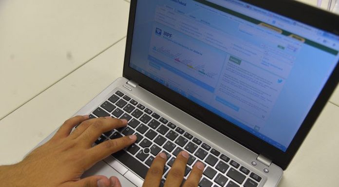 Receita Federal envia carta para quase 400 mil contribuintes corrigirem declaração