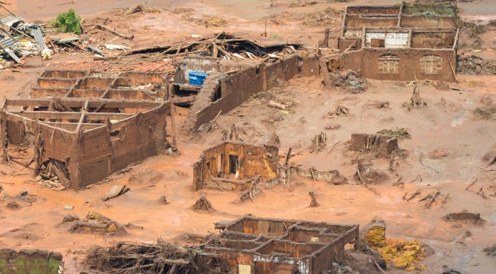 Acordo assegura indenização às vítimas da tragédia de Mariana-MG