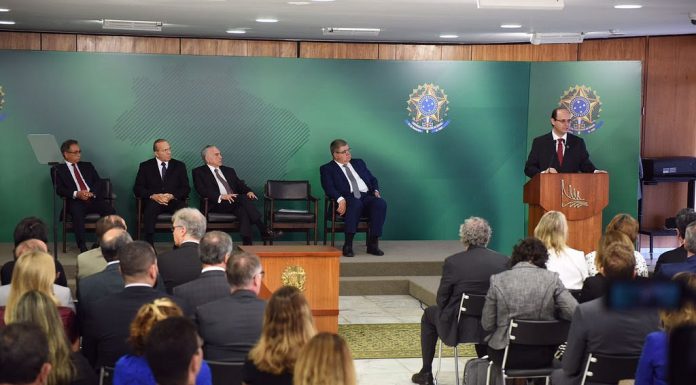 Governo deverá investir R$ 600 milhões para inserir novo Ensino Médio e avaliar ensino integral em escolas