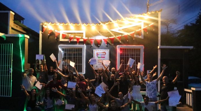 CIA FOFOCAS DE TEATRO ENCERRA PROJETO DE FORMAÇÃO DE ATORES COM APRESENTAÇÃO E ENTREGA DE CERTIFICADOS