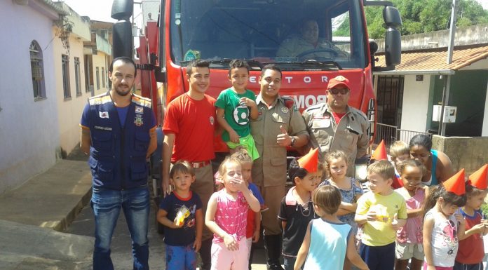 Bombeiros realizam o sonho de uma criança no dia de seu aniversário em Dores de Campos