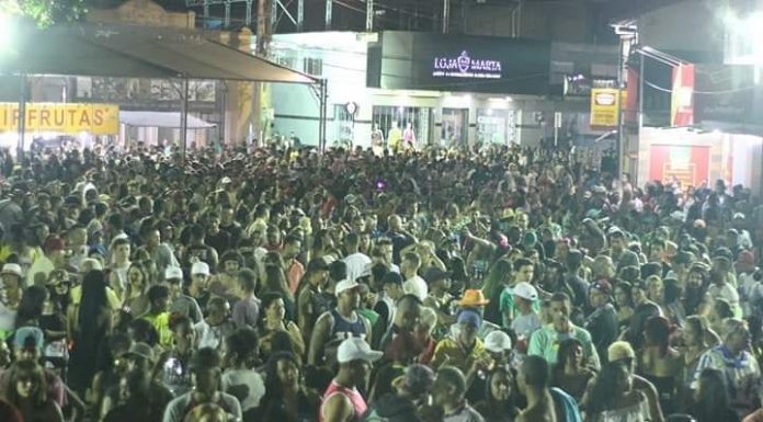 Carnaval de Barroso arrasta multidões