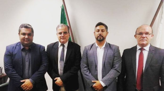 PELA ZONA ELEITORAL DE BARROSO, PRESIDENTE EDUARDO PINTO SE REÚNE COM O TRE/MG