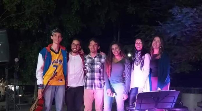 Acústico na Praça 2° Temporada com Sam Oliver & Amigos é sucesso na região.