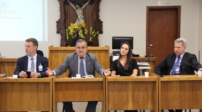 Vereadores repudiam decisão do TRE/MG de não voltar com Zona Eleitoral para Barroso