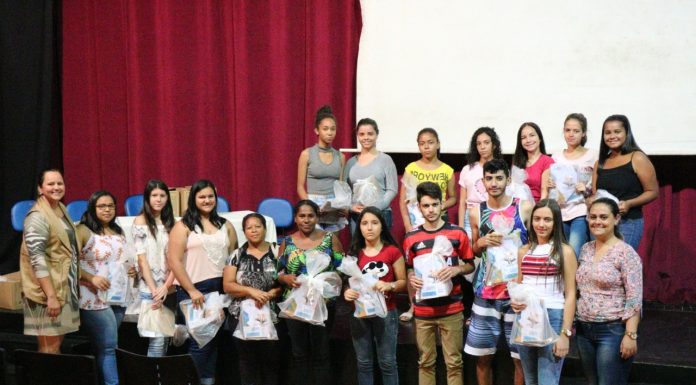 PROJETO MOTIVAÇÃO SOCIAL (AULAS DE INGLÊS) SE INICIA NO CRAS E IRÁ ATENDER A 60 CRIANÇAS E JOVENS