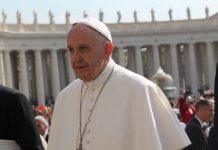 Papa Francisco diz que quem segue a Jesus não pode seguir o horóscopo