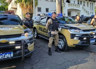 Polícia Militar reforça segurança no segundo turno em Barbacena e região Policiais militares e viaturas da PM perfilados antes do início da operação